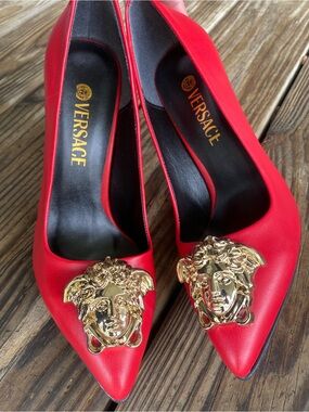 ✨Red Pumps w/ Gold Medusa Head Hardware 👠 statement shoes, Boujee